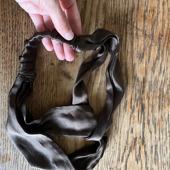 Boutique Lustre washable silk bandeau in lentil - Picture 5 of 6